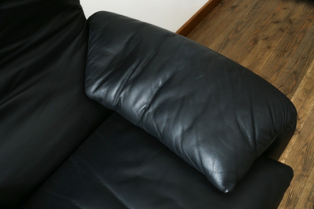 中古　美品　Cassina(カッシーナ)　MARALUNGA(マラルンガ)　本革　包み込むようなフォルムが魅力!　背もたれの高さを切り替えられる機能的な1人掛けソファ　現行定価約120万円　(R-090772)