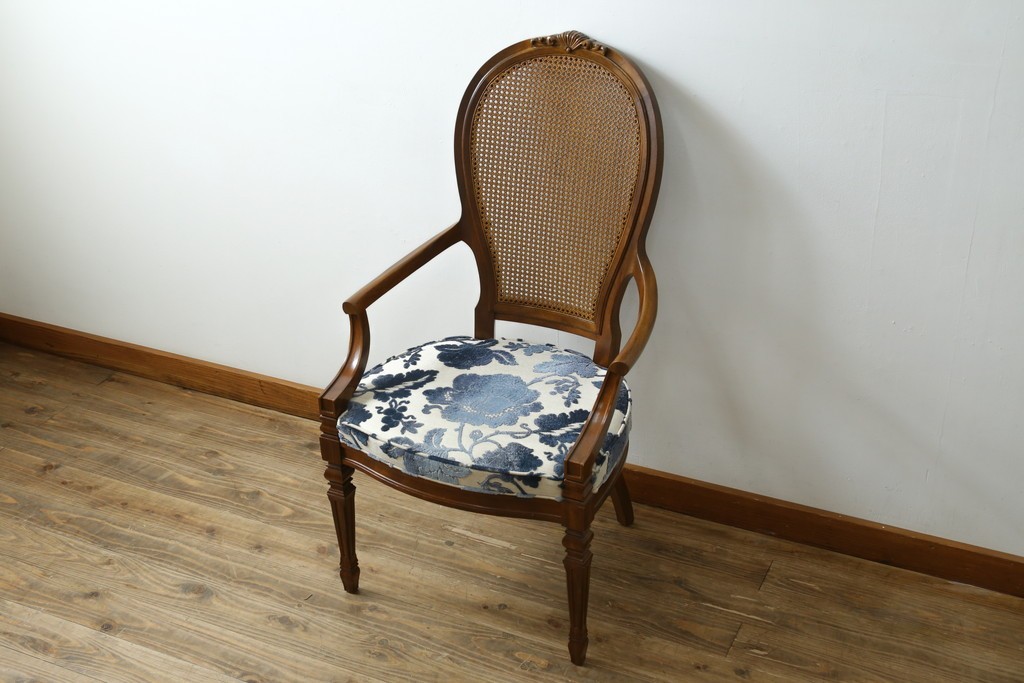 中古　美品!!　DREXEL HERITAGE(ドレクセルヘリテイジ)　Cameo Classics(キャメオクラシックス)　マホガニー材　ラタン編みと花柄ファブリックが上品なアームチェア　定価約35万円　(R-090773)