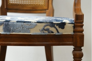 中古　美品!!　DREXEL HERITAGE(ドレクセルヘリテイジ)　Cameo Classics(キャメオクラシックス)　マホガニー材　ラタン編みと花柄ファブリックが上品なアームチェア　定価約35万円　(R-090773)