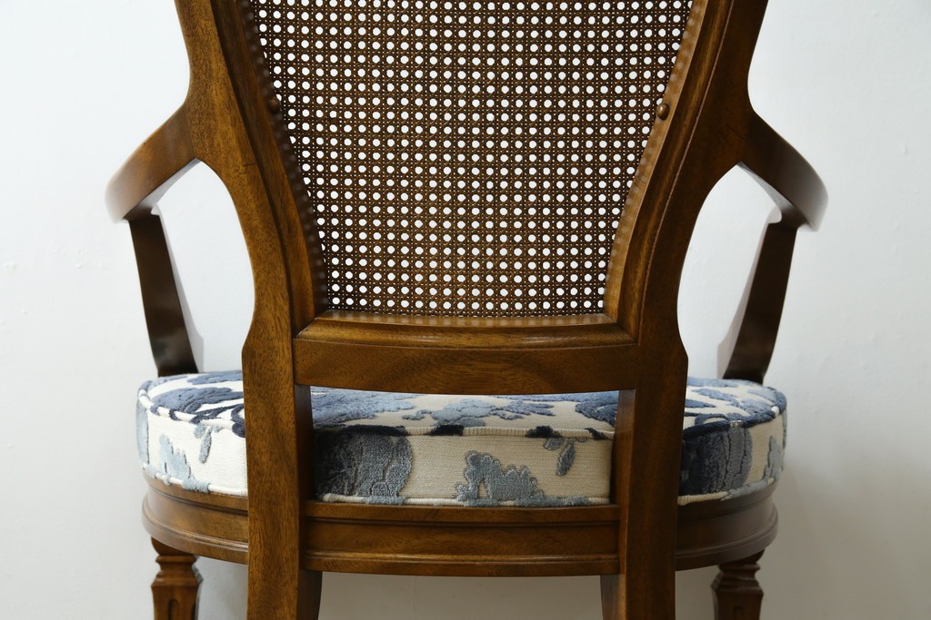 中古　美品!!　DREXEL HERITAGE(ドレクセルヘリテイジ)　Cameo Classics(キャメオクラシックス)　マホガニー材　ラタン編みと花柄ファブリックが上品なアームチェア　定価約35万円　(R-090773)