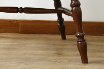 和製ヴィンテージ　九州民芸家具　透かしを施した背板が際立つウインザースタイルのアームチェア　(R-090774)