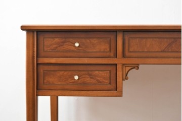 中古　イタリア製　高級ブランド家具　メデア(Medea)　印象的な木目の天板と細身の脚が映えるデスク　(R-090777)