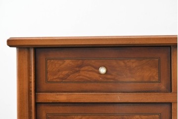 中古　イタリア製　高級ブランド家具　メデア(Medea)　印象的な木目の天板と細身の脚が映えるデスク　(R-090777)