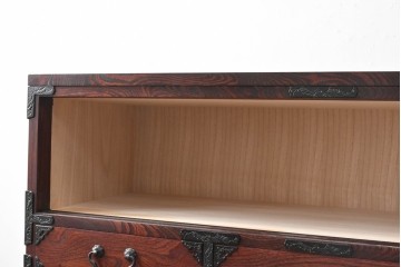《台輪取り付け加工費込み》　中古　美品　岩谷堂箪笥　力強い木目と牡丹金具をあしらった引き戸付き整理箪笥　(R-090781)