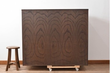 《台輪取り付け加工費込み》　中古　美品　岩谷堂箪笥　力強い木目と牡丹金具をあしらった引き戸付き整理箪笥　(R-090781)