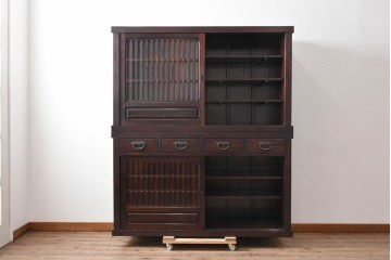 中古　国産職人手作り　栗材　縦格子戸が上品な重ね水屋箪笥　(R-090783)