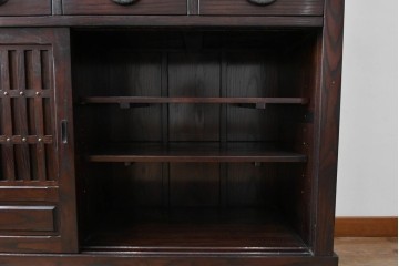 中古　国産職人手作り　栗材　縦格子戸が上品な重ね水屋箪笥　(R-090783)