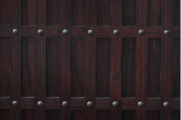 中古　国産職人手作り　栗材　縦格子戸が上品な重ね水屋箪笥　(R-090783)