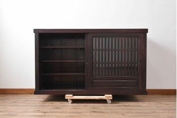 中古　国産職人手作り　栗材　水屋箪笥上段　縦格子戸が上品なサイドボード　(R-090784)