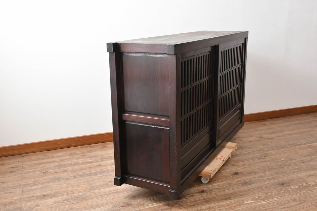 中古　国産職人手作り　栗材　水屋箪笥上段　縦格子戸が上品なサイドボード　(R-090784)