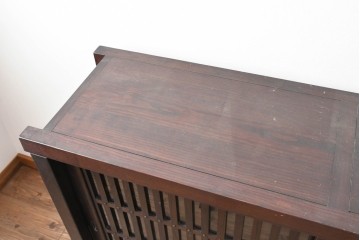 中古　国産職人手作り　栗材　水屋箪笥上段　縦格子戸が上品なサイドボード　(R-090784)