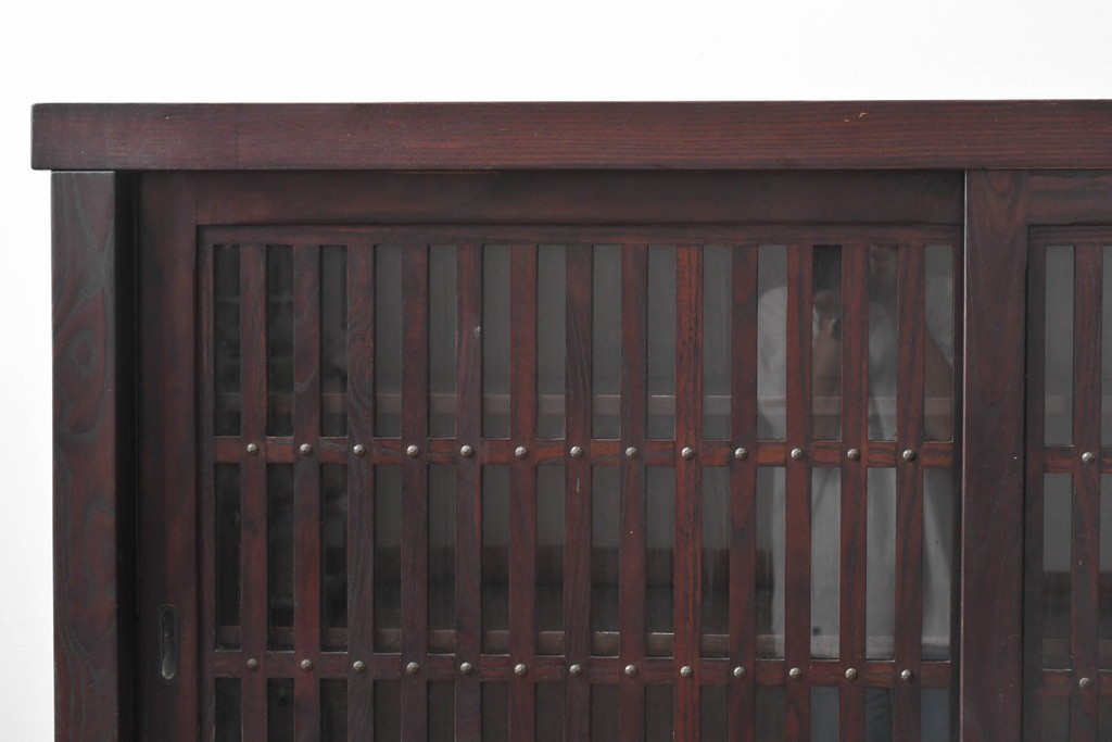中古　国産職人手作り　栗材　水屋箪笥上段　縦格子戸が上品なサイドボード　(R-090784)