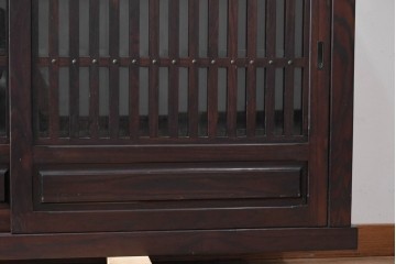 中古　国産職人手作り　栗材　水屋箪笥上段　縦格子戸が上品なサイドボード　(R-090784)