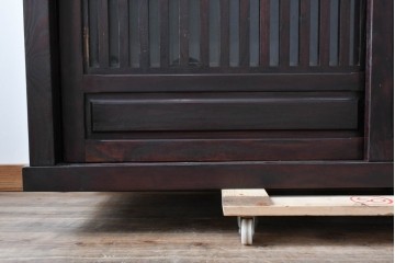 中古　国産職人手作り　栗材　水屋箪笥上段　縦格子戸が上品なサイドボード　(R-090784)