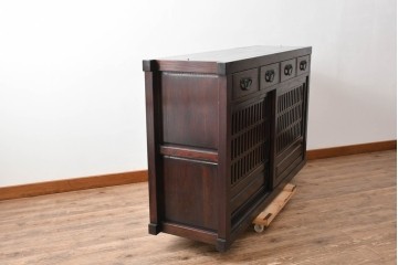 中古　国産職人手作り　栗材　水屋箪笥下段　4杯の引き出しと格子戸を備えた上品なサイドボード　(R-090785)