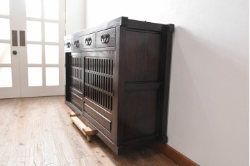 中古　国産職人手作り　栗材　水屋箪笥下段　4杯の引き出しと格子戸を備えた上品なサイドボード　(R-090785)