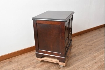 和製ヴィンテージ　北海道民芸家具　上品な佇まいのサイドキャビネット　(R-090788)