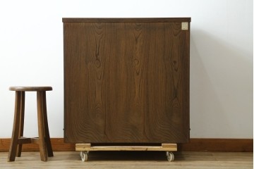 中古　美品　岩谷堂箪笥　菊幸　漆塗り　豊かな木目と牡丹金具が美しい箪笥　(R-090790)