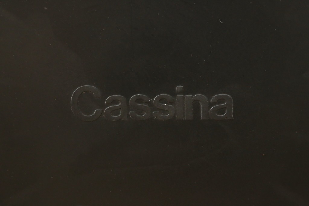 中古　美品　Cassina(カッシーナ)　413 CAB(キャブ)　MARIO BELLINI(マリオベリーニ)　本革　脚部まで革で覆われた個性的なアームチェア　定価約41万8千円　(R-090792)