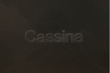 中古　美品　Cassina(カッシーナ)　413 CAB(キャブ)　MARIO BELLINI(マリオベリーニ)　本革　脚部まで革で覆われた個性的なアームチェア　定価約41万8千円　(R-090792)