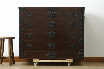 中古　美品　岩谷堂箪笥　桜木作　重厚感ある佇まいの衣装箪笥　(R-090793)