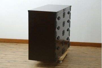 中古　美品　岩谷堂箪笥　桜木作　重厚感ある佇まいの衣装箪笥　(R-090793)