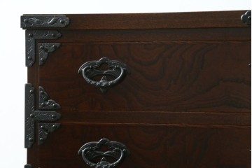 中古　美品　岩谷堂箪笥　桜木作　重厚感ある佇まいの衣装箪笥　(R-090793)