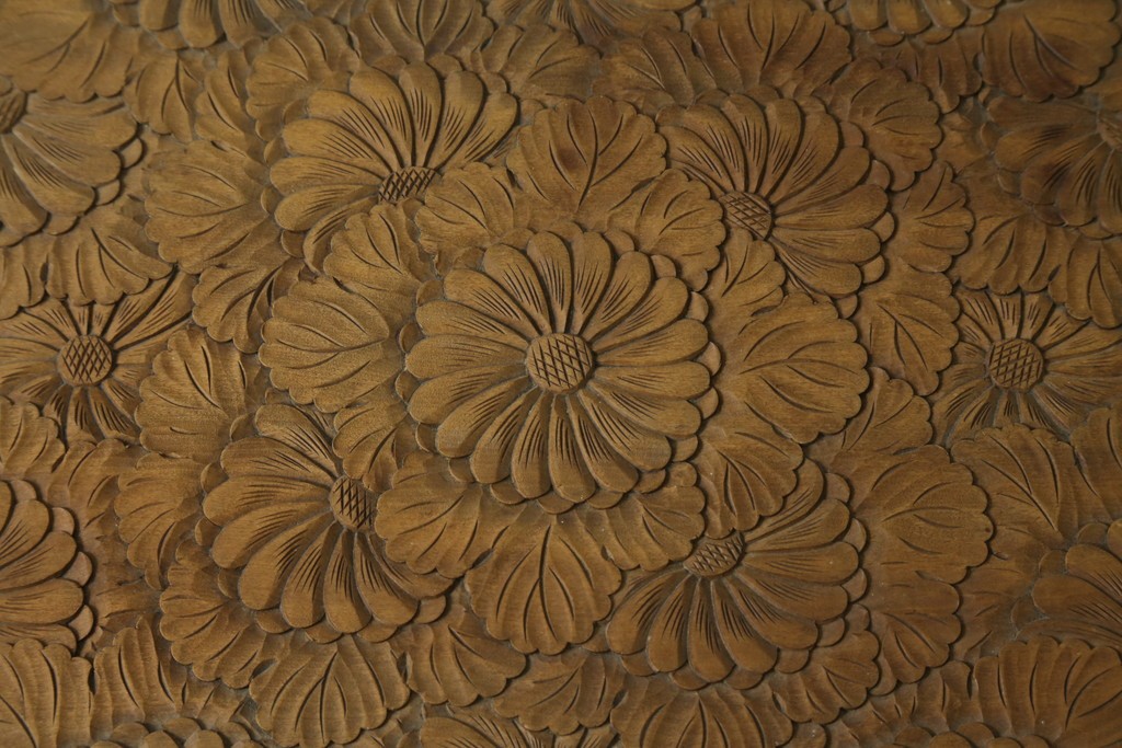 和製ヴィンテージ　日光彫り　花詰図の彫刻に目を奪われる花台　(R-090796)