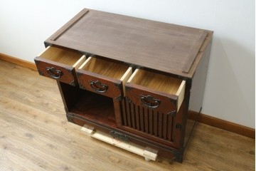 《天板取り付け加工費込み》　中古　美品　岩谷堂箪笥　表情豊かな木目と縦桟の意匠を楽しめるキャビネット　(R-090797)
