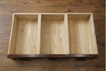 《天板取り付け加工費込み》　中古　美品　岩谷堂箪笥　表情豊かな木目と縦桟の意匠を楽しめるキャビネット　(R-090797)