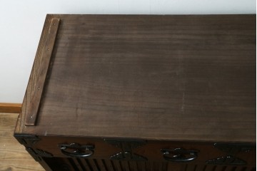 《天板取り付け加工費込み》　中古　美品　岩谷堂箪笥　表情豊かな木目と縦桟の意匠を楽しめるキャビネット　(R-090797)