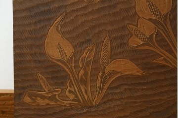 【簡易リペア限定品】　和製ヴィンテージ　日光彫り　水芭蕉の意匠が趣深い一枚板の飾り板　(R-090799)