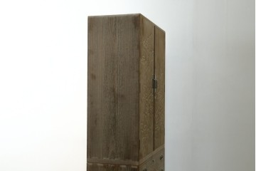 中古　高級品　国産職人手作り工芸家具　光尚　並厚　牡丹を大胆に彫り表した総桐箪笥　(R-090800)