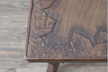 中古　美品　軽井沢彫　葡萄(ブドウ)の立体的な木彫が美しいダイニングチェア　(R-090803)