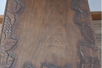 中古　美品　軽井沢彫　葡萄(ブドウ)の立体的な木彫が美しいダイニングチェア　(R-090803)