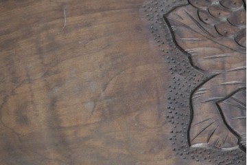 中古　美品　軽井沢彫　葡萄(ブドウ)の立体的な木彫が美しいダイニングチェア　(R-090803)