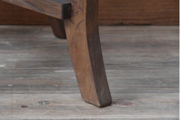 中古　美品　軽井沢彫　葡萄(ブドウ)の立体的な木彫が美しいダイニングチェア　(R-090803)