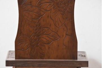 中古　美品　軽井沢彫　葡萄(ブドウ)の立体的な木彫が美しいダイニングチェア　(R-090803)