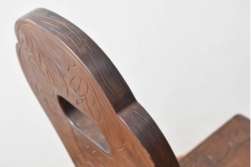 中古　美品　軽井沢彫　葡萄(ブドウ)の立体的な木彫が美しいダイニングチェア　(R-090803)