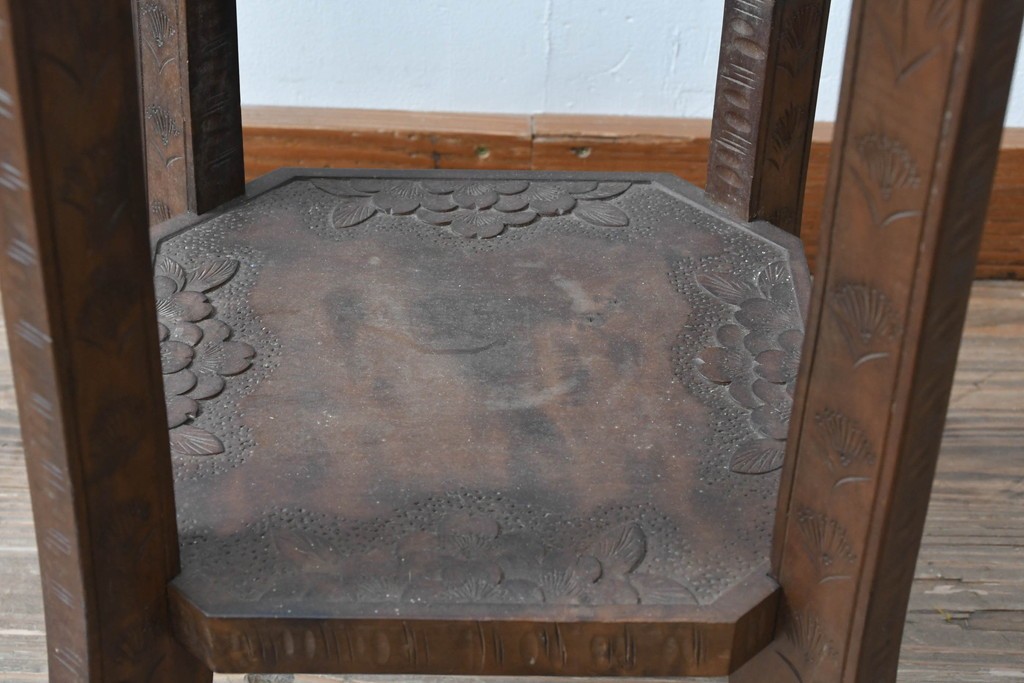 中古　美品　伝統工芸　軽井沢彫　桜の立体的な木彫が美しい花台　(R-090804)