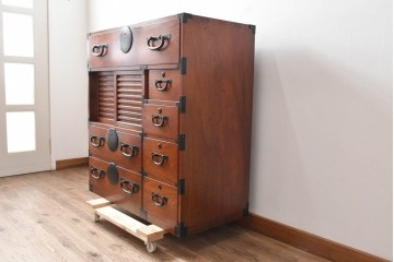 中古　美品　高級品　国産　職人手作り工芸家具　前面(欅材)　内部(桐材)　時代箪笥風チェスト　(R-090805)