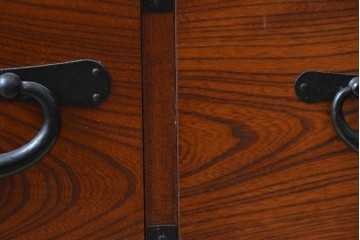 中古　美品　高級品　国産　職人手作り工芸家具　前面(欅材)　内部(桐材)　時代箪笥風チェスト　(R-090805)