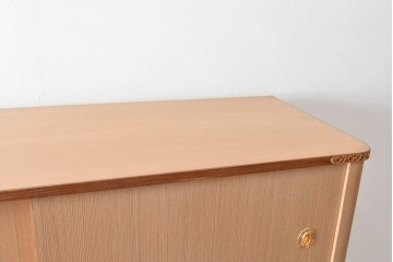 中古　高級品　大阪泉州桐箪笥の名門・初音の総桐箪笥　田中家具製作所　金色金具が映える着物箪笥　定価約250万円　(R-090806)