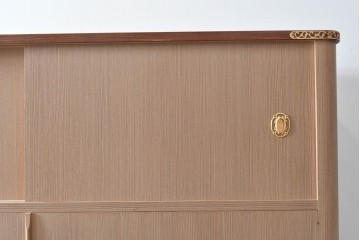 中古　高級品　大阪泉州桐箪笥の名門・初音の総桐箪笥　田中家具製作所　金色金具が映える着物箪笥　定価約250万円　(R-090806)