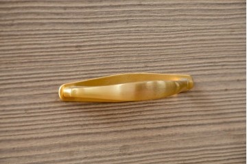 中古　高級品　大阪泉州桐箪笥の名門・初音の総桐箪笥　田中家具製作所　金色金具が映える着物箪笥　定価約250万円　(R-090806)