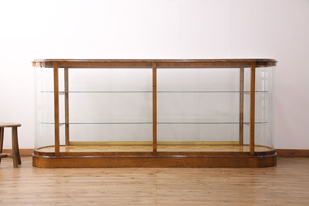 中古　特大　最高級品　曲面ガラス　パーケットが魅力的なオーバルデザインのガラスケース　(R-090807)