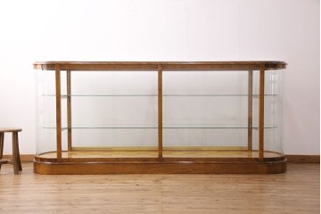 中古　特大　最高級品　曲面ガラス　パーケットが魅力的なオーバルデザインのガラスケース　(R-090807)