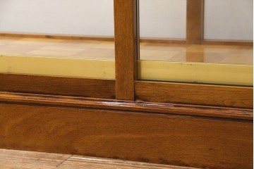 中古　特大　最高級品　曲面ガラス　パーケットが魅力的なオーバルデザインのガラスケース　(R-090807)