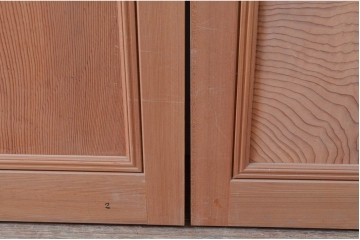 中古建具　和モダンな雰囲気づくりにおすすめの組子入りガラス帯戸2枚セット　(R-090809)