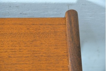 イギリスヴィンテージ　1970年頃　G-PLAN(ジープラン)　シンプルで洗練されたデザインのネストテーブル　(R-090811)